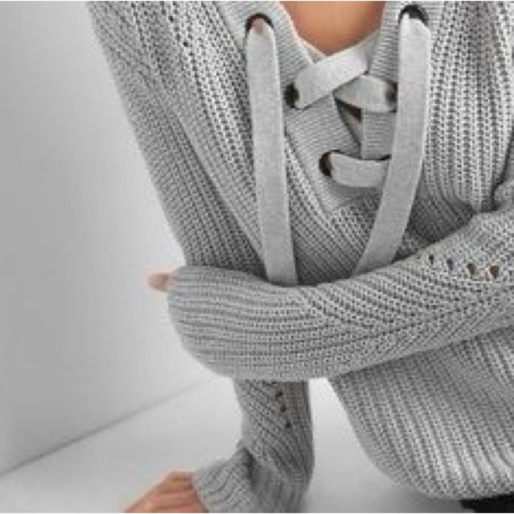 Gap chunky knit lace up in front. Size small. Color light grey.
